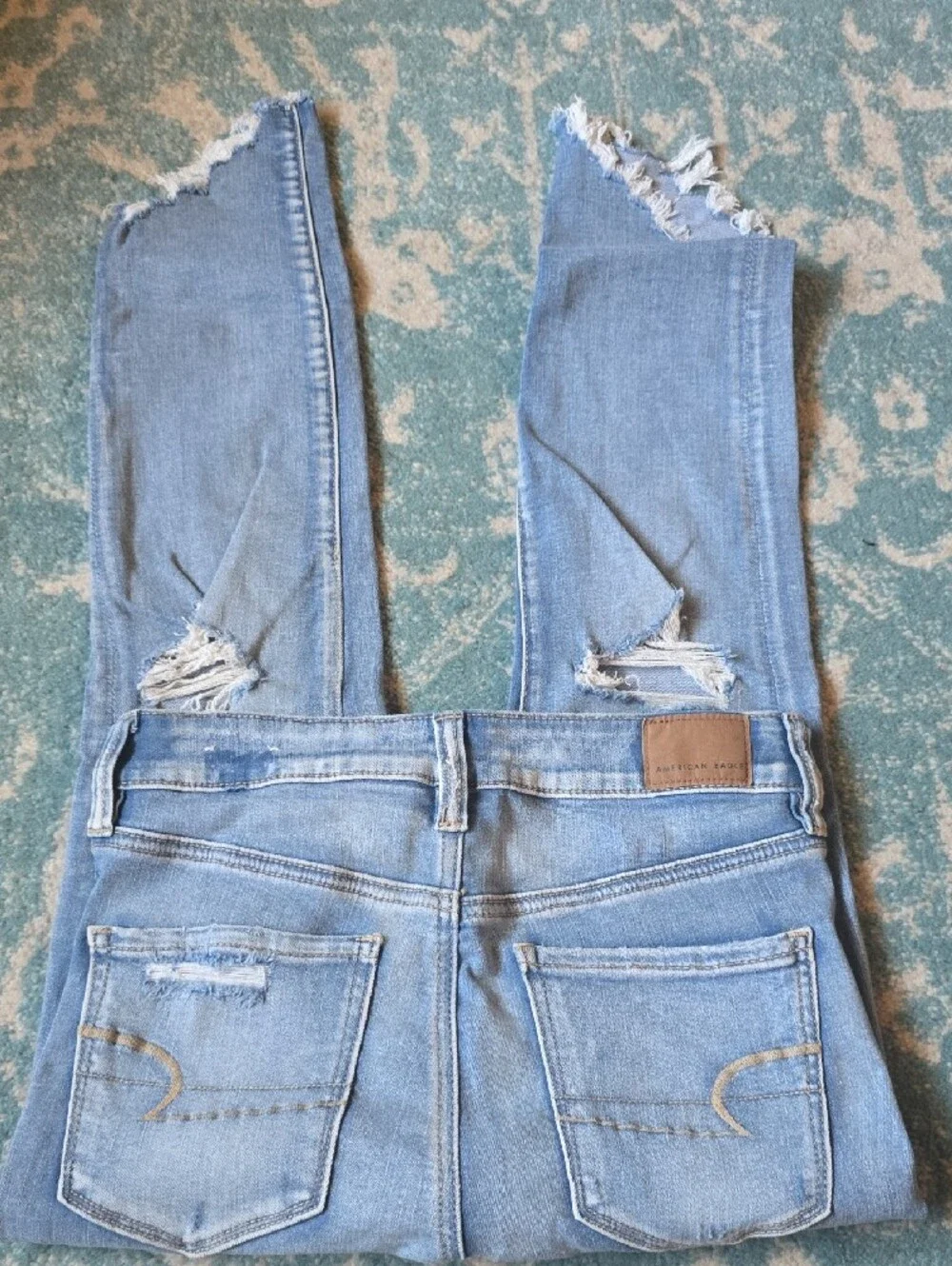 American Eagle Outfitters Light Wash Distressed Skinny Jeans
